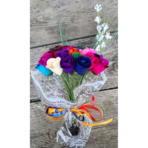 32 Assorted Half Open Bud Wooden Rose Bouquet. The Original Wooden Rose - Picture 9 of 9